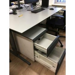 4 bureaus voor zakelijk gebruik 160 x 80 cm