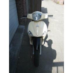 piaggio liberty 50 geel kenteken 45 KM