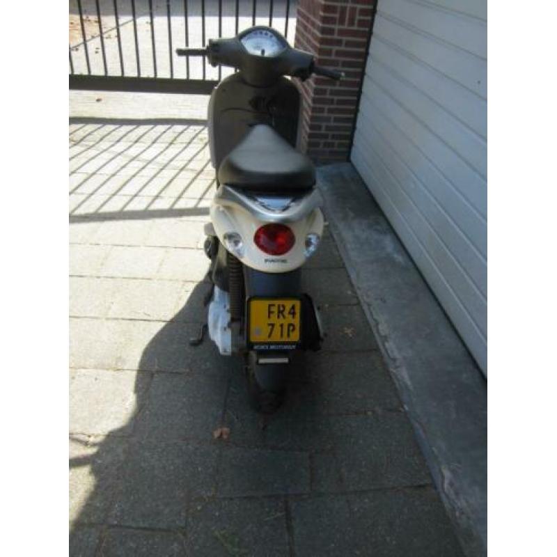 piaggio liberty 50 geel kenteken 45 KM