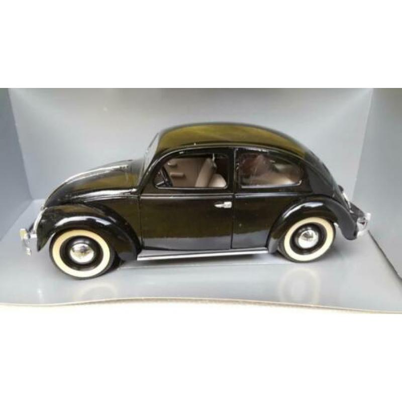 Zwarte VW bril kever Volkswagen 1:18 Solido S Prestige