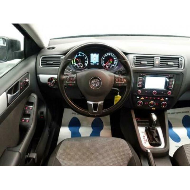Volkswagen Jetta 1.4 TSI Hybrid Highline DSG7, Navi, Xenon,
