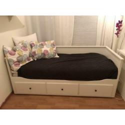 Ikea HEMNES uitschuifbed incl. matrassen