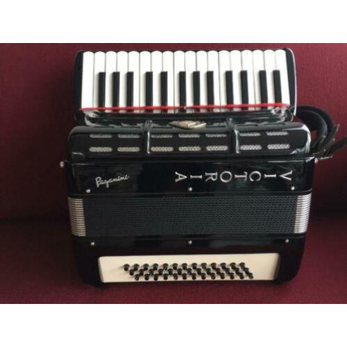 Italiaanse Victoria Paganini Freebass accordeon .
