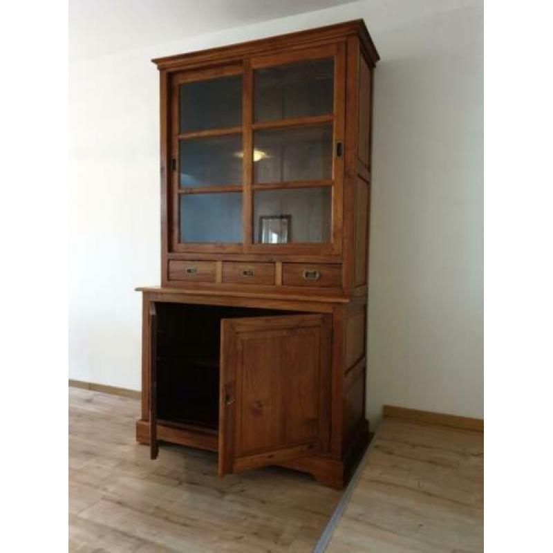 Teak koloniaal kast en tafel