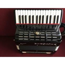 Italiaanse Victoria Paganini Freebass accordeon .