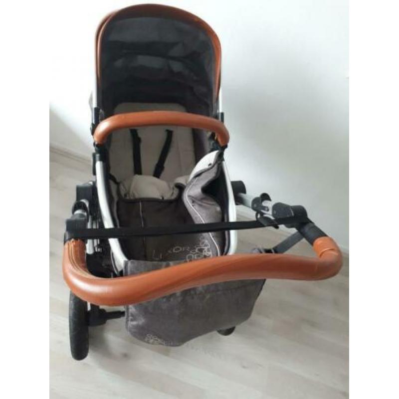Kinderwagen met maxicosi