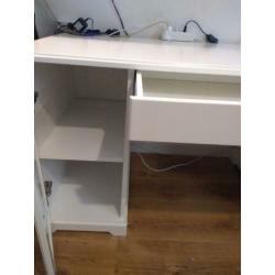 Wit bureau landelijke stijl
