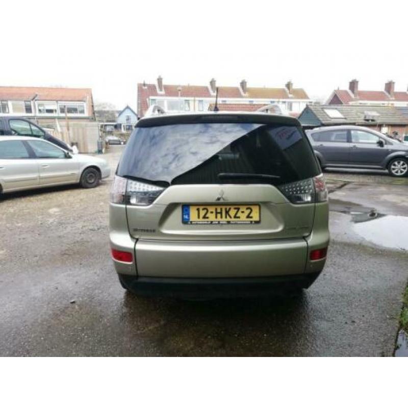 Mitsubishi Outlander 2.4 Intro Edition 2WD APK*Cruise contro