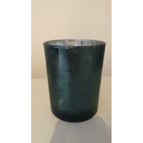 Twee leuke kaarsen/ vaarsen €2,50