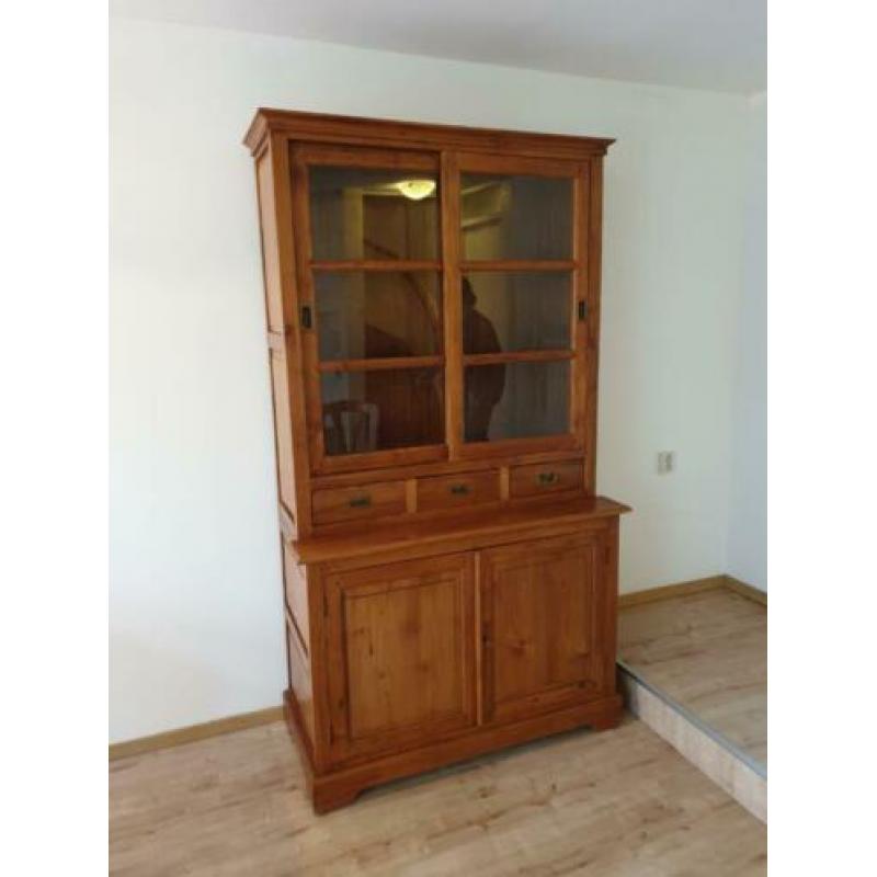 Teak koloniaal kast en tafel