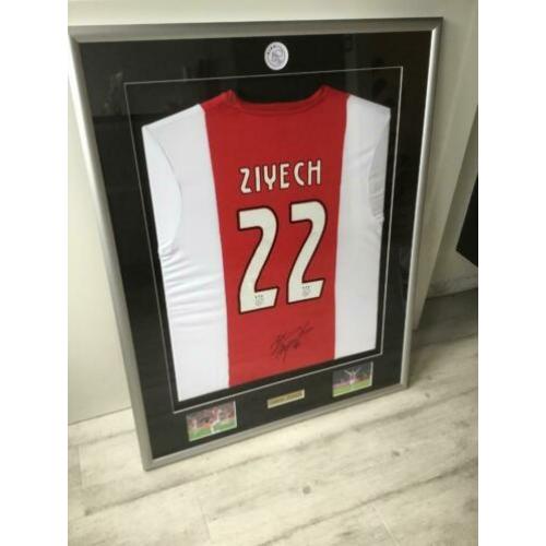 Gesigneerd Ajax shirt Hakim Ziyech, professioneel ingelijst
