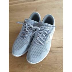 Nike sneakers maat 40