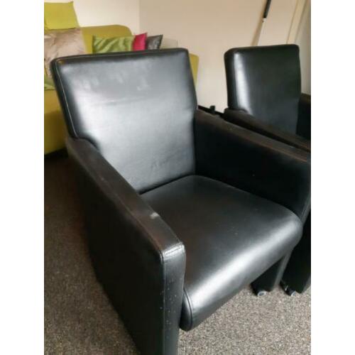 2 fauteuils op wieltjes