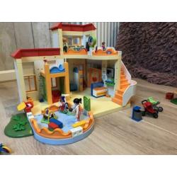Playmobil Kinderdagverblijf, grote speeltuin en meer!