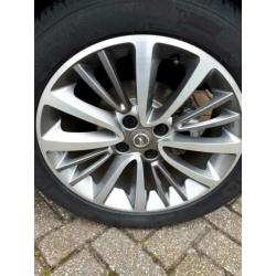 zeer mooie Opel velgen, weinig km's mee gereden.