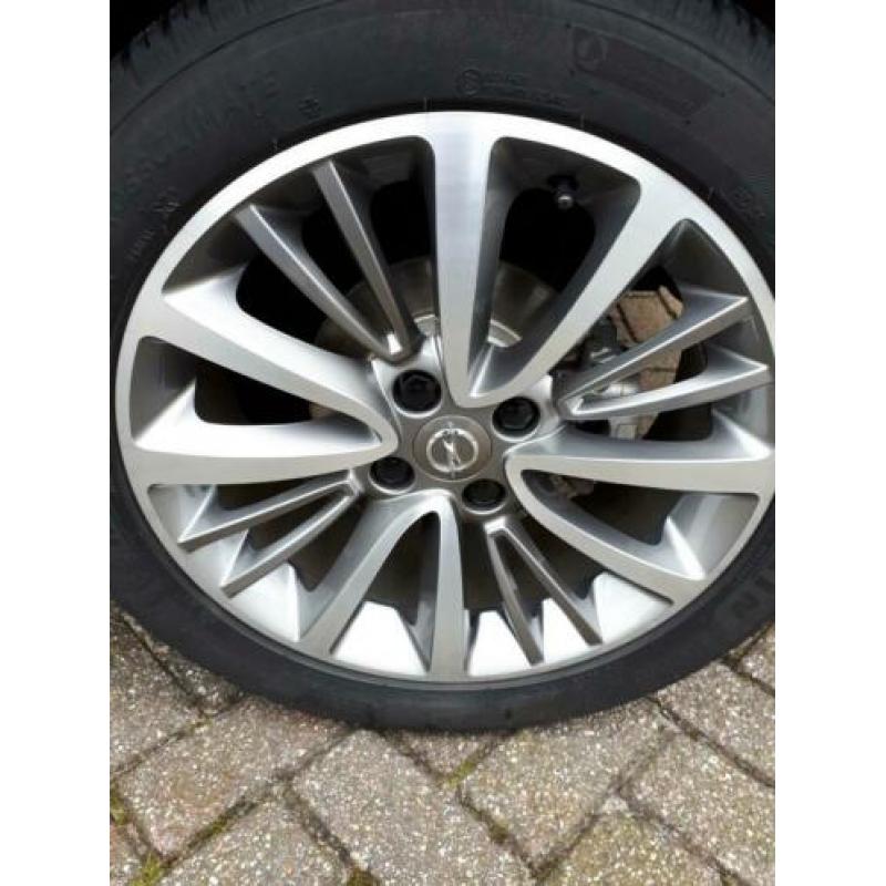 zeer mooie Opel velgen, weinig km's mee gereden.