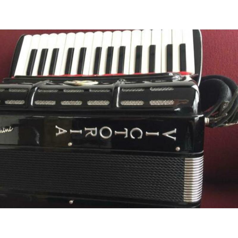 Italiaanse Victoria Paganini Freebass accordeon .