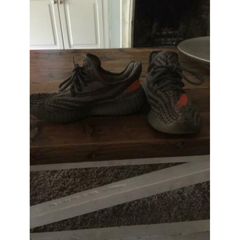 Yeezy 350 baluga maat 36