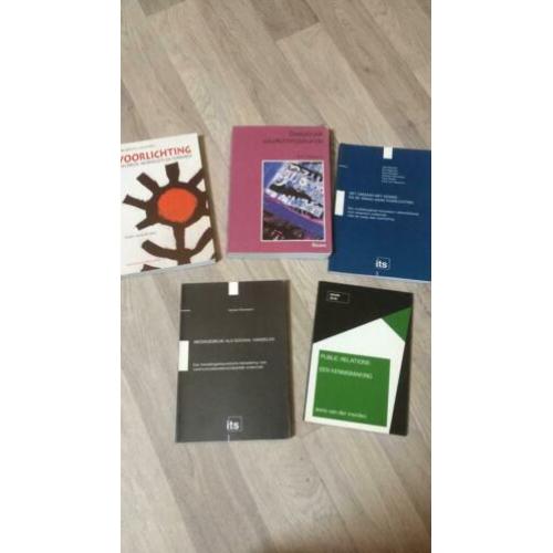 Boeken voorlichting en pr