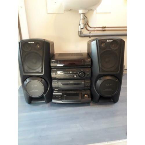Te koop.stereo set Sony.