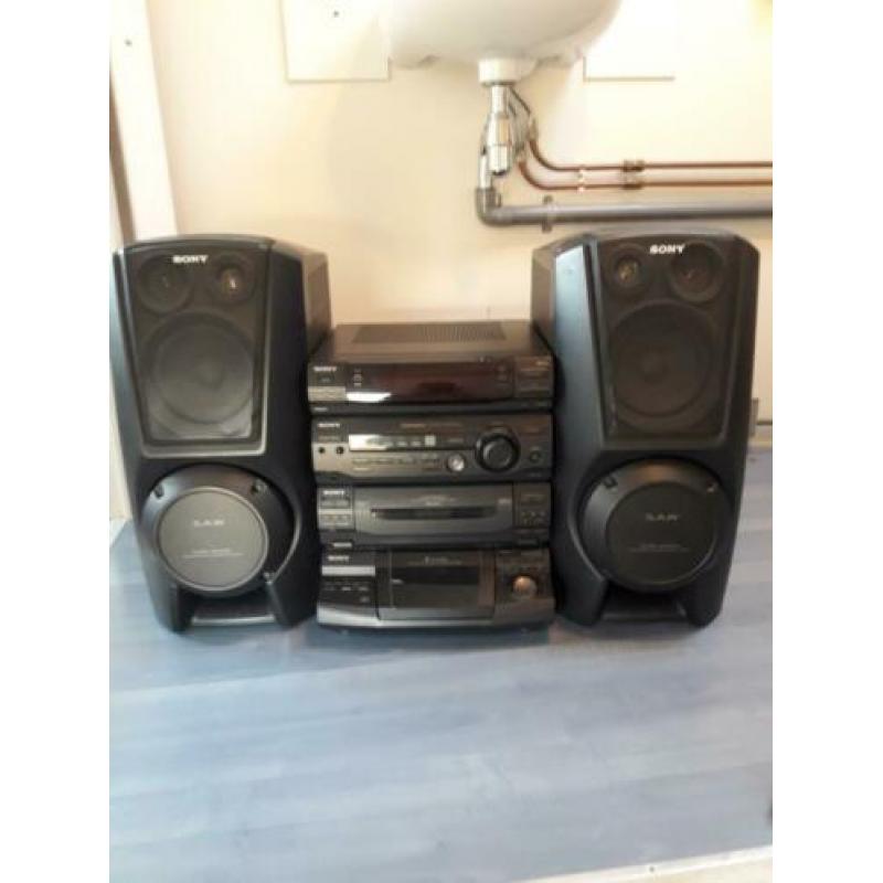 Te koop.stereo set Sony.