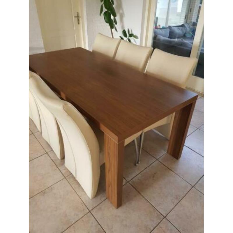 Supermooie eethoek met 6 lederen stoelen