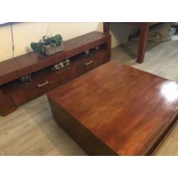 Massief en mooie salon tafel heel weinig gebruikt Echt hout