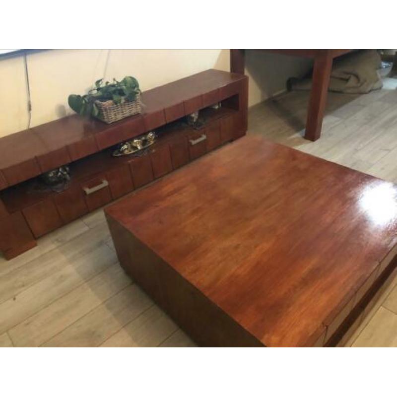 Massief en mooie salon tafel heel weinig gebruikt Echt hout