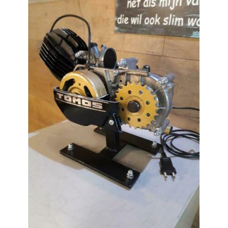Tomos decoratie blokje