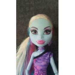 Monster high pop abbey bominabe , scaris