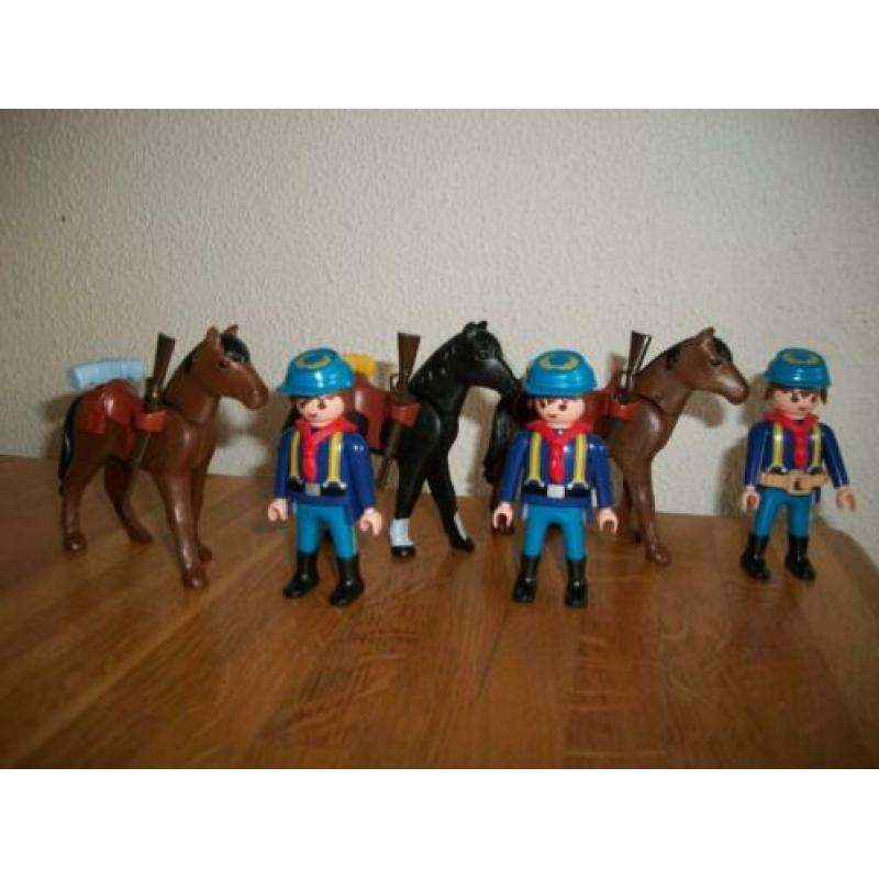 Mounty, ranger met paard of soldaat met paard