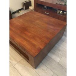 Massief en mooie salon tafel heel weinig gebruikt Echt hout