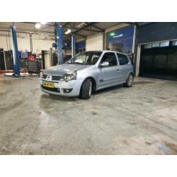 Renault Clio RS Sport Phase II 2.0 16V 2002 200PK+
