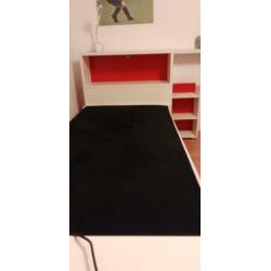 Kleurrijk tienerbed met 2 grote laden en apart hoofdeind