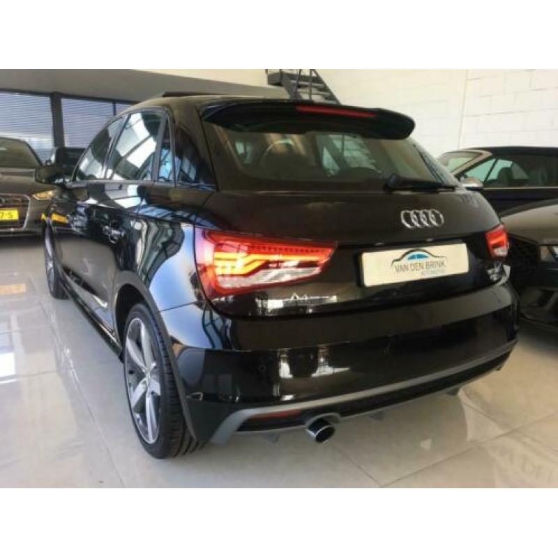 Audi A1 Sportback 1.0 TFSI S-line Xenon LED Panorama