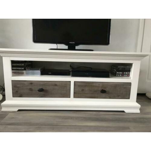 Veresa audiomeubel en salontafel