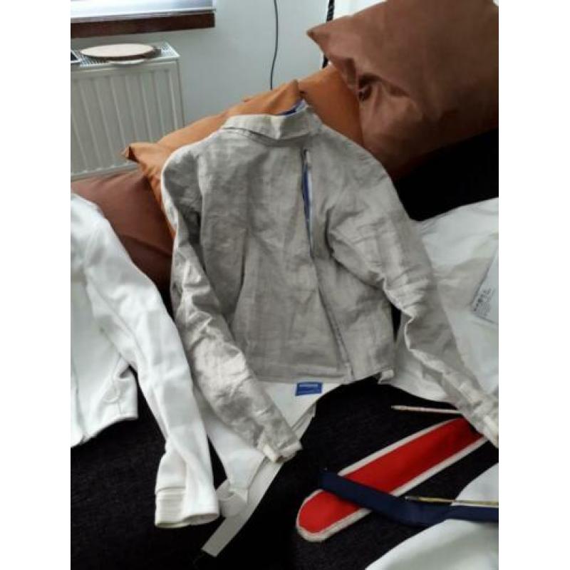 Schermuitrusting M44/46, sabel, elektrisch vest, masker, e.d