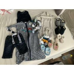 Baby kleding 56 / 62 jongen; niet of nauwelijks gebruikt.