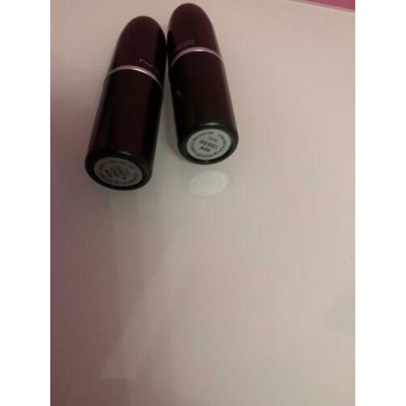 ZGAN Mac lipsticks in de kleuren Costa chic en rebel