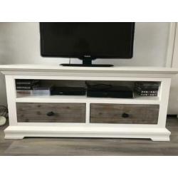 Veresa audiomeubel en salontafel