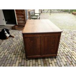 Mooi antiek bureau