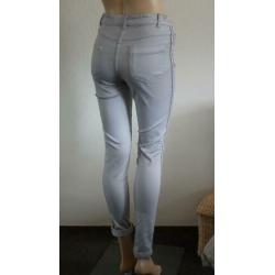 licht grijze nieuwe broek met donkergrijze streep