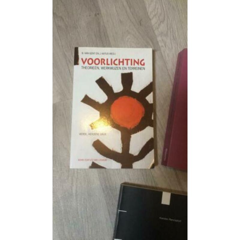 Boeken voorlichting en pr