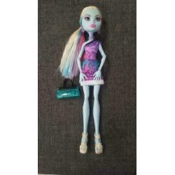 Monster high pop abbey bominabe , scaris