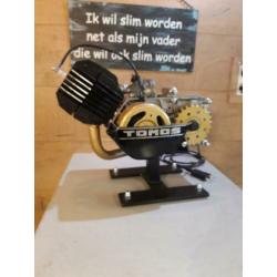 Tomos decoratie blokje