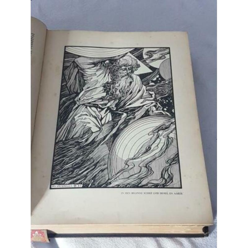 oude antieke bijbel boek van jaar 1931 met bladjes en platte