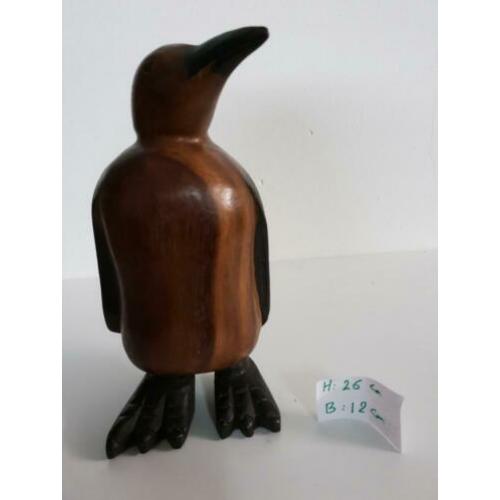 Uit hout gesneden mooie pinguin