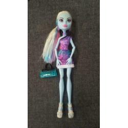 Monster high pop abbey bominabe , scaris