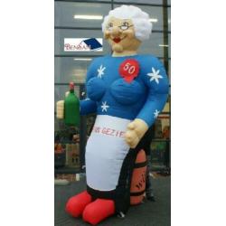 sarah 50 jaar huren met fles 4.0 mtr bensan enter