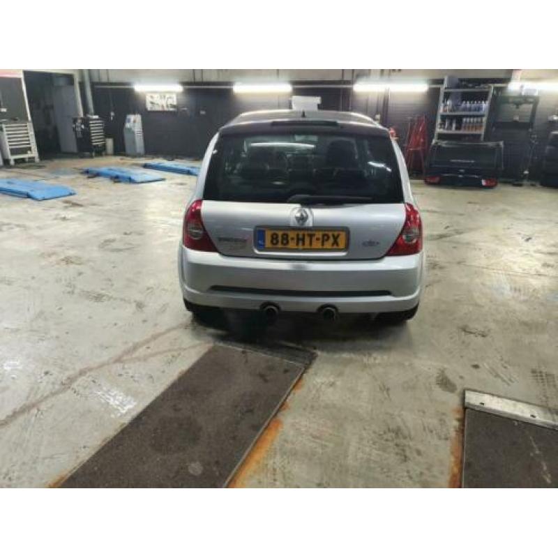Renault Clio RS Sport Phase II 2.0 16V 2002 200PK+